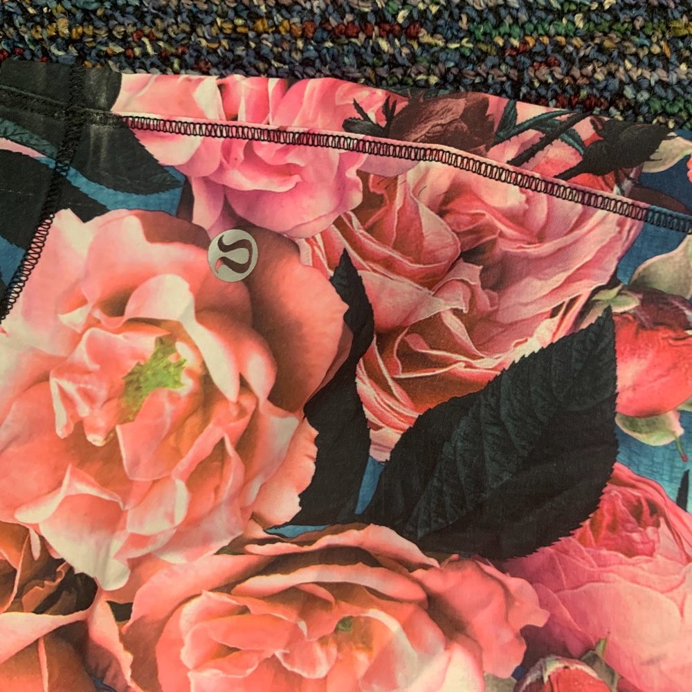 New Lululemon floral top racerback loose 10 - Picture 3 of 3